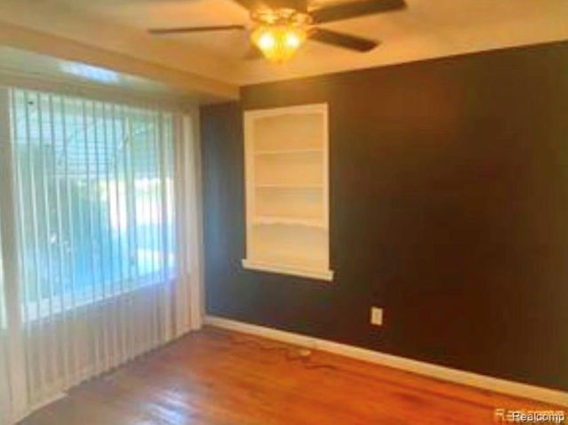 18418 Edinborough Road, Detroit, MI 48219