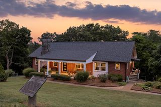 701 S Crest Road, Chattanooga, TN 37404