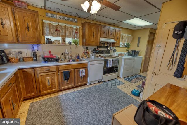 158 C PLEASANT VIEW RD, Halifax, PA 17032