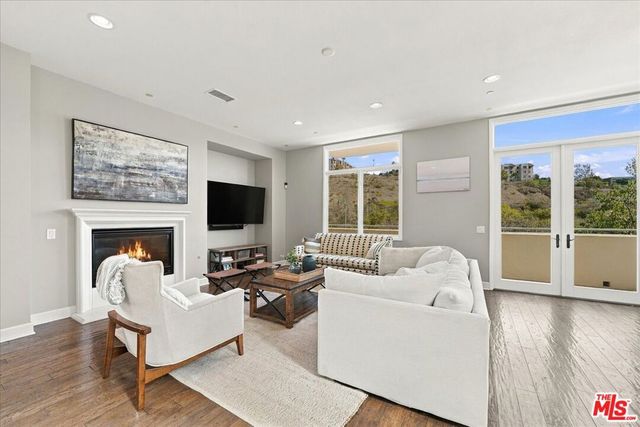 13071 Bluff Creek Drive, Los Angeles, CA 90094