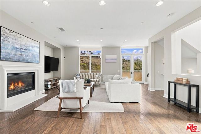 13071 Bluff Creek Drive, Los Angeles, CA 90094