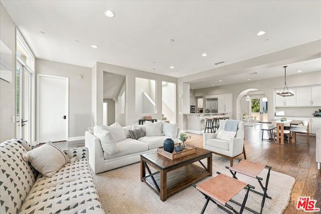 13071 Bluff Creek Drive, Los Angeles, CA 90094