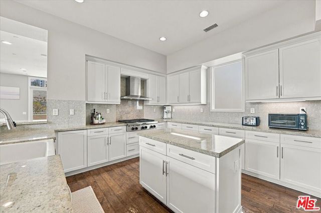 13071 Bluff Creek Drive, Los Angeles, CA 90094