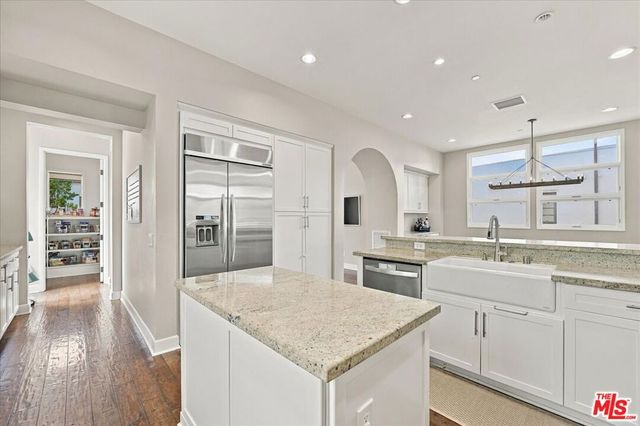 13071 Bluff Creek Drive, Los Angeles, CA 90094