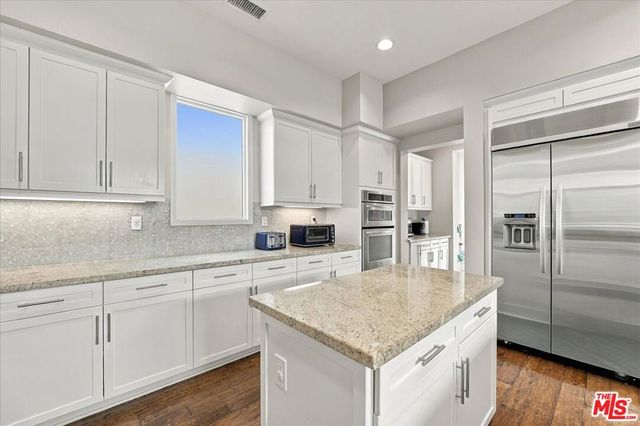 13071 Bluff Creek Drive, Los Angeles, CA 90094