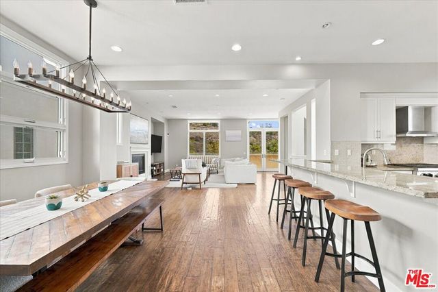 13071 Bluff Creek Drive, Los Angeles, CA 90094