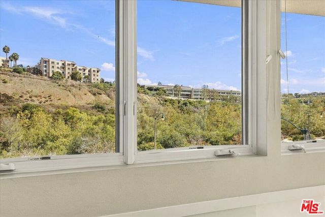 13071 Bluff Creek Drive, Los Angeles, CA 90094