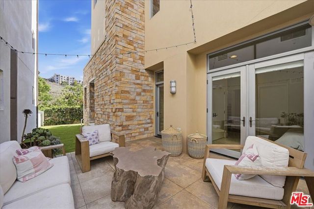 13071 Bluff Creek Drive, Los Angeles, CA 90094