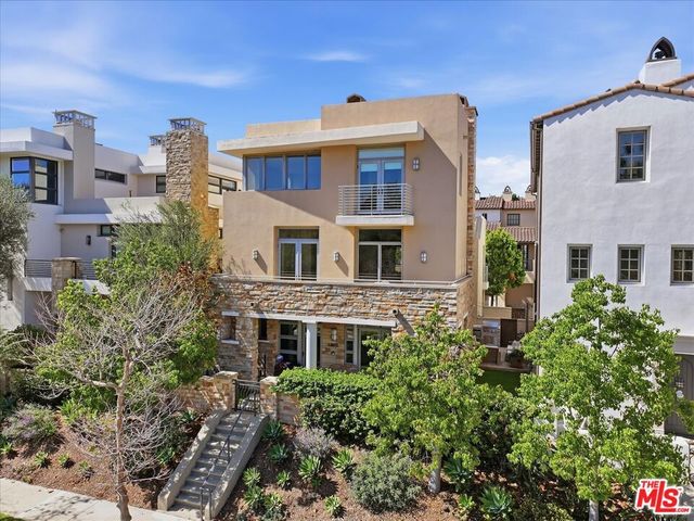 13071 Bluff Creek Drive, Los Angeles, CA 90094