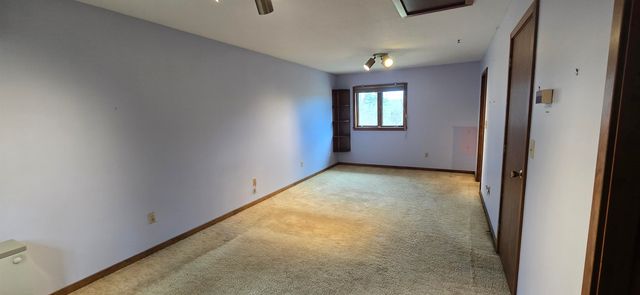 1608 Marsh Family Road, Hartford, VT 05059