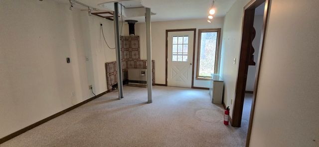 1608 Marsh Family Road, Hartford, VT 05059