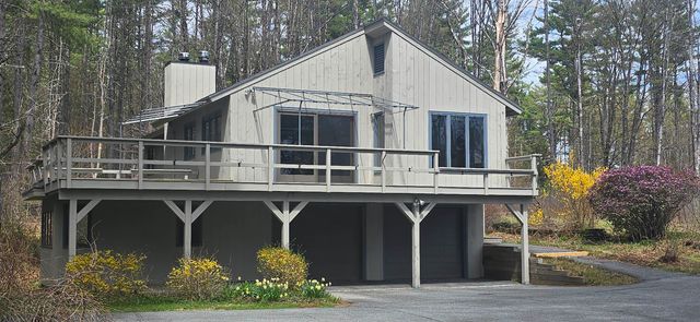 1608 Marsh Family Road, Hartford, VT 05059