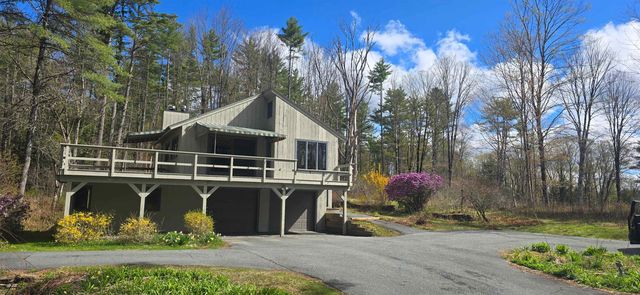 1608 Marsh Family Road, Hartford, VT 05059