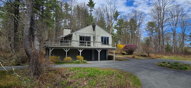 1608 Marsh Family Road, Hartford, VT 05059