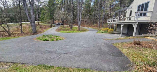 1608 Marsh Family Road, Hartford, VT 05059