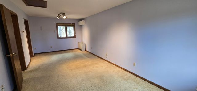 1608 Marsh Family Road, Hartford, VT 05059
