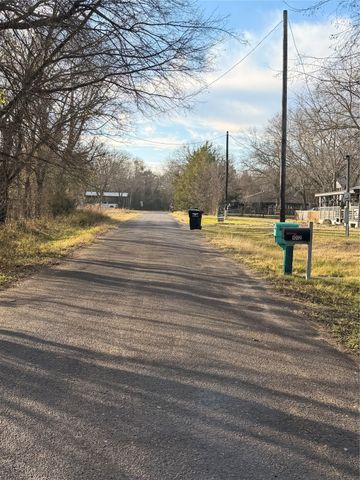 1013 Redoak Drive, West Tawakoni, TX 75474