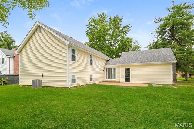 15027 Isleview Drive, Chesterfield, MO 63017