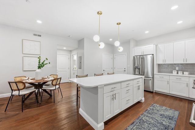 170 W Broadway 311, Boston, MA 02127