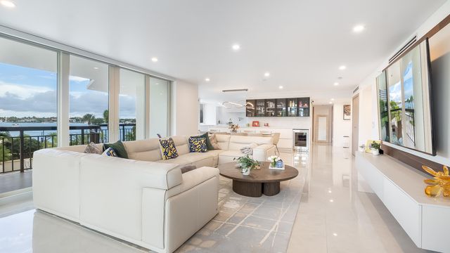 901 E Camino Real 2a, Boca Raton, FL 33432