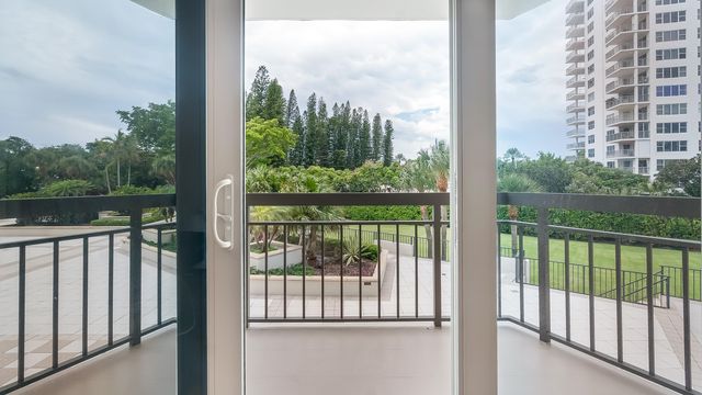 901 E Camino Real 2a, Boca Raton, FL 33432