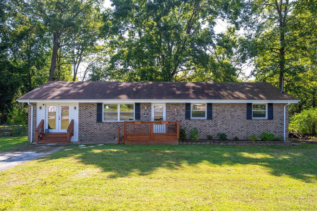 29 Edgewood Circle, Fort Oglethorpe, GA 30742