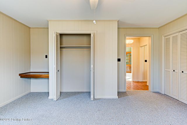 325 Wood Rd, Lyndon, KY 40222