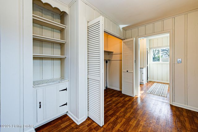 325 Wood Rd, Lyndon, KY 40222