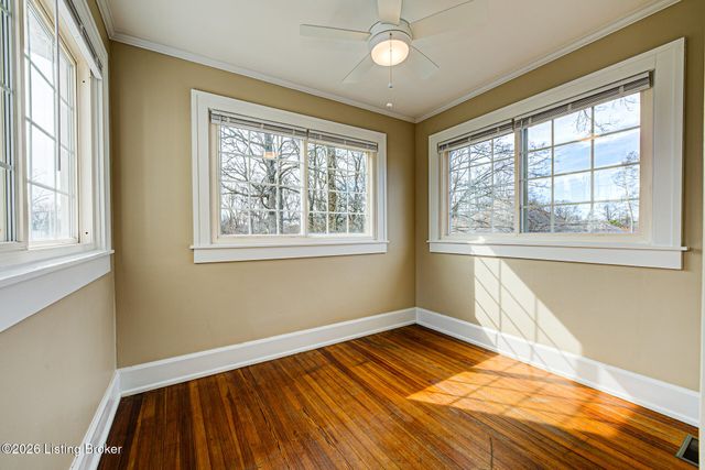 325 Wood Rd, Lyndon, KY 40222