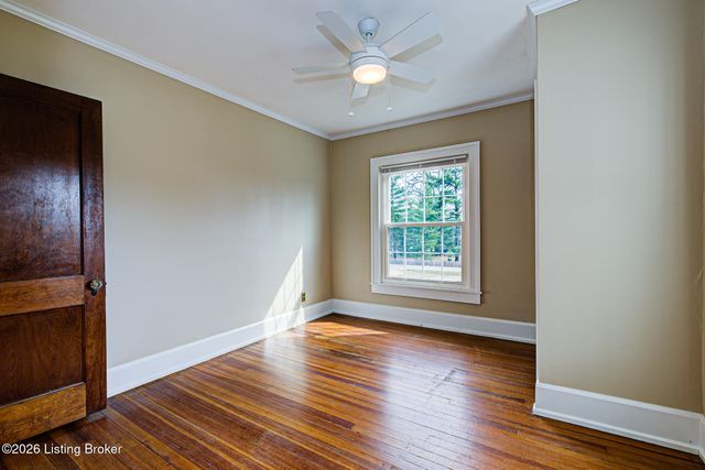 325 Wood Rd, Lyndon, KY 40222