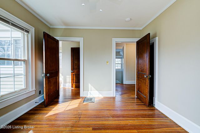 325 Wood Rd, Lyndon, KY 40222