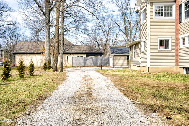 325 Wood Rd, Lyndon, KY 40222