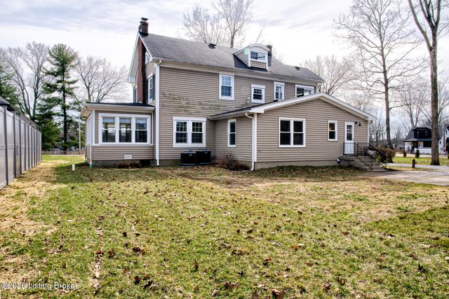 325 Wood Rd, Lyndon, KY 40222