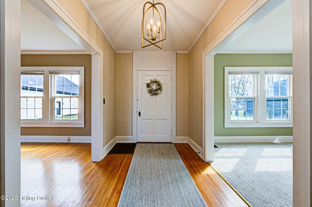 325 Wood Rd, Lyndon, KY 40222