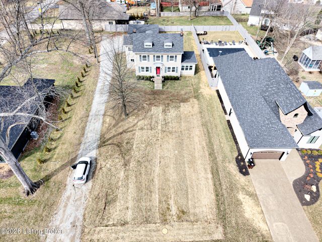 325 Wood Rd, Lyndon, KY 40222