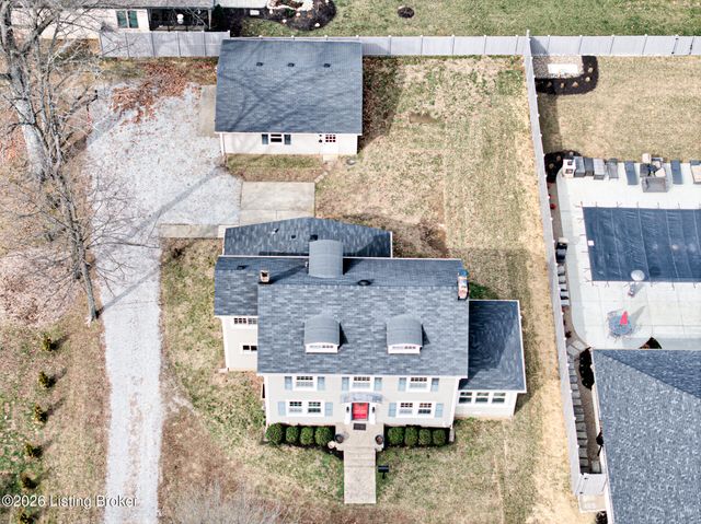 325 Wood Rd, Lyndon, KY 40222