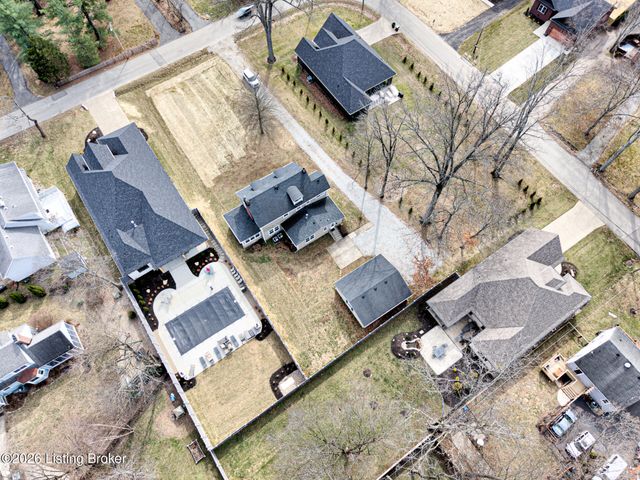 325 Wood Rd, Lyndon, KY 40222