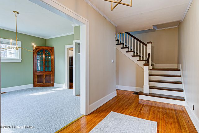 325 Wood Rd, Lyndon, KY 40222