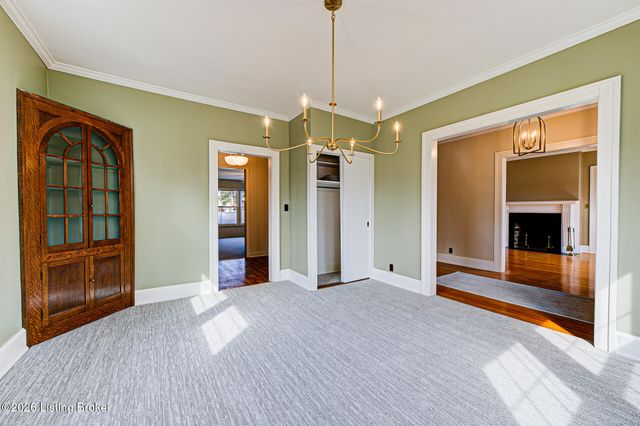 325 Wood Rd, Lyndon, KY 40222