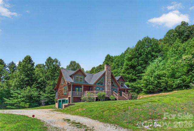 335 Whites Lake Boulevard, Saluda, NC 28773