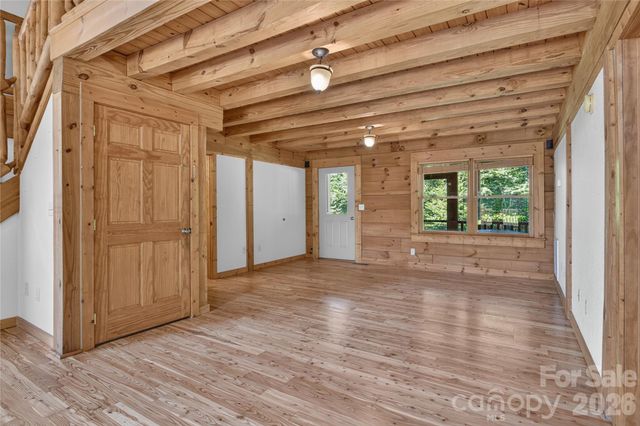 335 Whites Lake Boulevard, Saluda, NC 28773