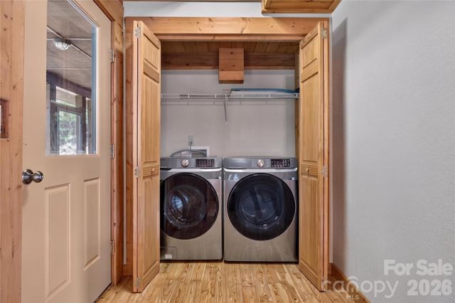 335 Whites Lake Boulevard, Saluda, NC 28773