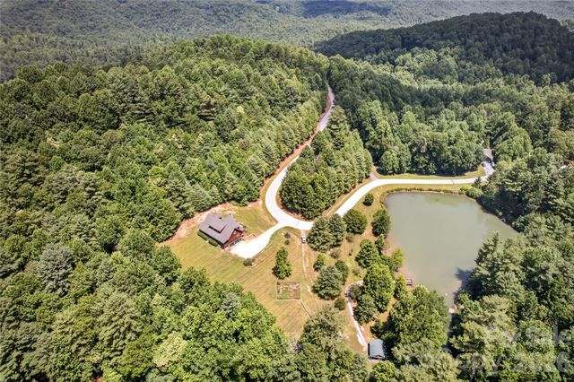 335 Whites Lake Boulevard, Saluda, NC 28773
