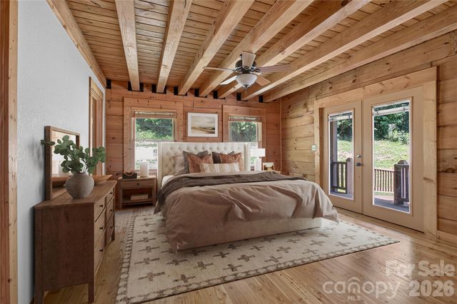335 Whites Lake Boulevard, Saluda, NC 28773