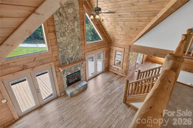 335 Whites Lake Boulevard, Saluda, NC 28773