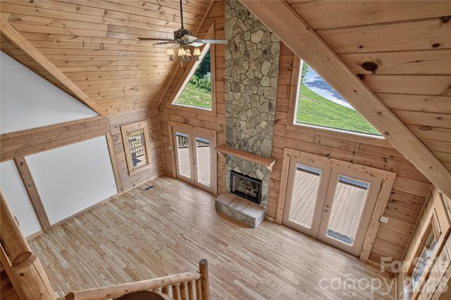 335 Whites Lake Boulevard, Saluda, NC 28773