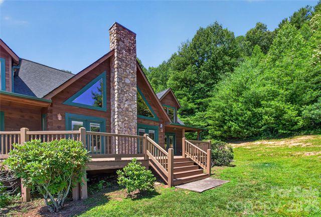 335 Whites Lake Boulevard, Saluda, NC 28773