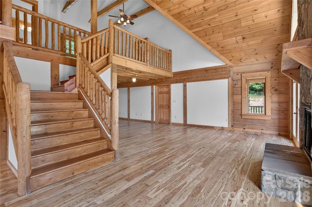 335 Whites Lake Boulevard, Saluda, NC 28773