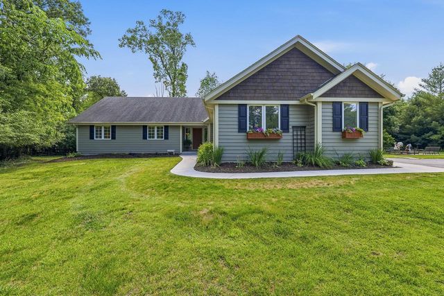 34899 Pabst ROAD, Oconomowoc, WI 53066