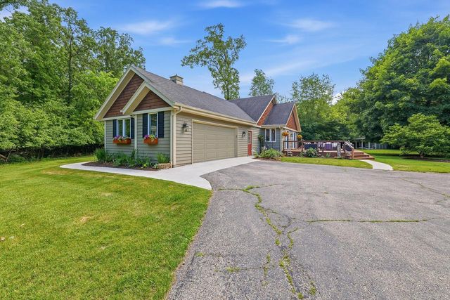 34899 Pabst ROAD, Oconomowoc, WI 53066